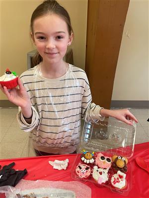 Cupcake Decorating – February 2024