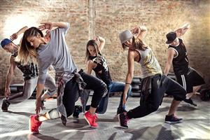 Girls and guys hip hop dance